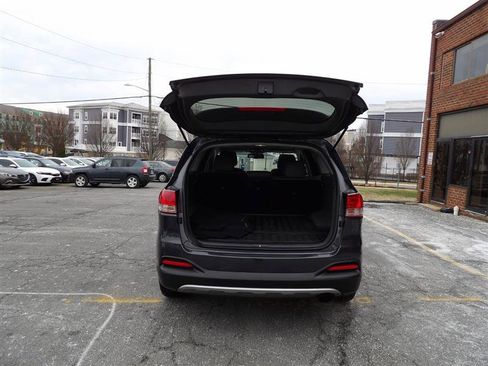 Used 2016 Kia Sorento EX image 9
