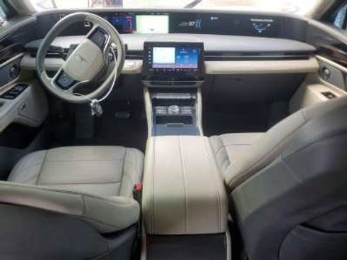 Used 2024 Lincoln Nautilus Premier w/ Equipment Group 102A AWD/4WD image 7