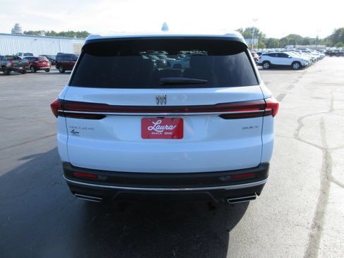 Certified 2026 Buick Enclave Preferred FWD image 7