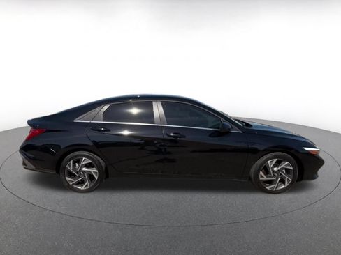 Used 2025 Hyundai Elantra SEL FWD image 16