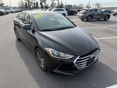 Used 2018 Hyundai Elantra SEL image 1