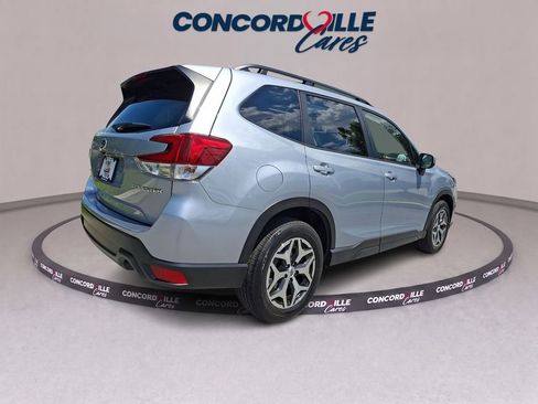 Used 2023 Subaru Forester Premium AWD/4WD image 7