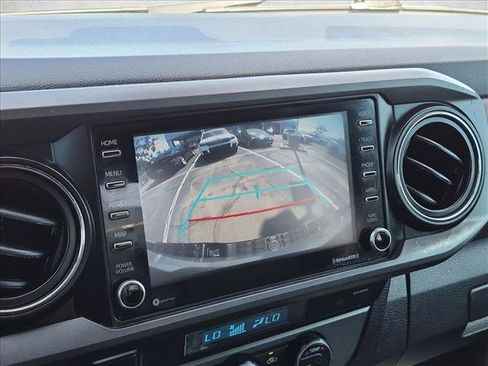 Used 2021 Toyota Tacoma TRD Sport AWD/4WD image 19