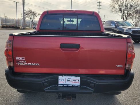 Used 2013 Toyota Tacoma Base image 10