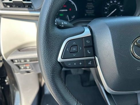 Used 2023 Toyota Sienna XLE w/ XLE Plus Package AWD/4WD image 14