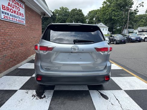 Used 2016 Toyota Highlander XLE AWD/4WD image 10