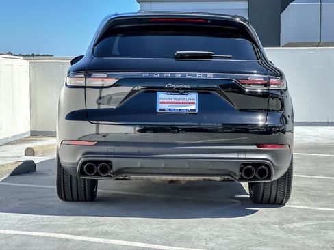 Used 2023 Porsche Cayenne Platinum Edition AWD/4WD image 7