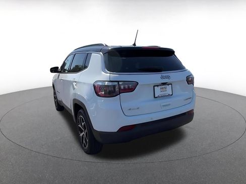 Used 2025 Jeep Compass Limited AWD/4WD image 11