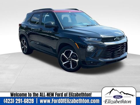 Used 2022 Chevrolet TrailBlazer RS w/ Sun and Liftgate Package image 1