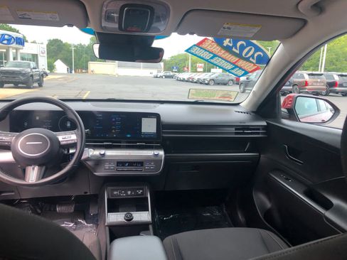 Certified 2024 Hyundai Kona SEL w/ Convenience Package AWD/4WD image 28
