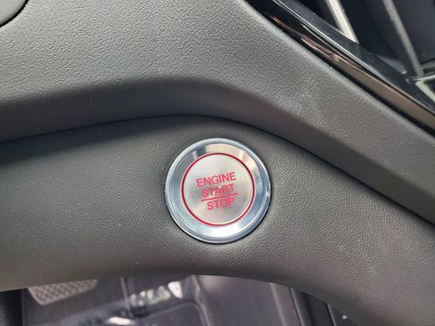 Used 2025 Acura RDX SH-AWD image 28