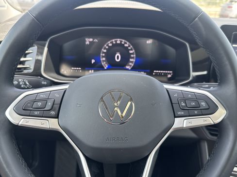 Used 2025 Volkswagen Jetta SE image 10