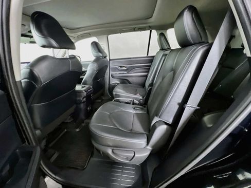 Used 2024 Toyota Grand Highlander AWD image 26