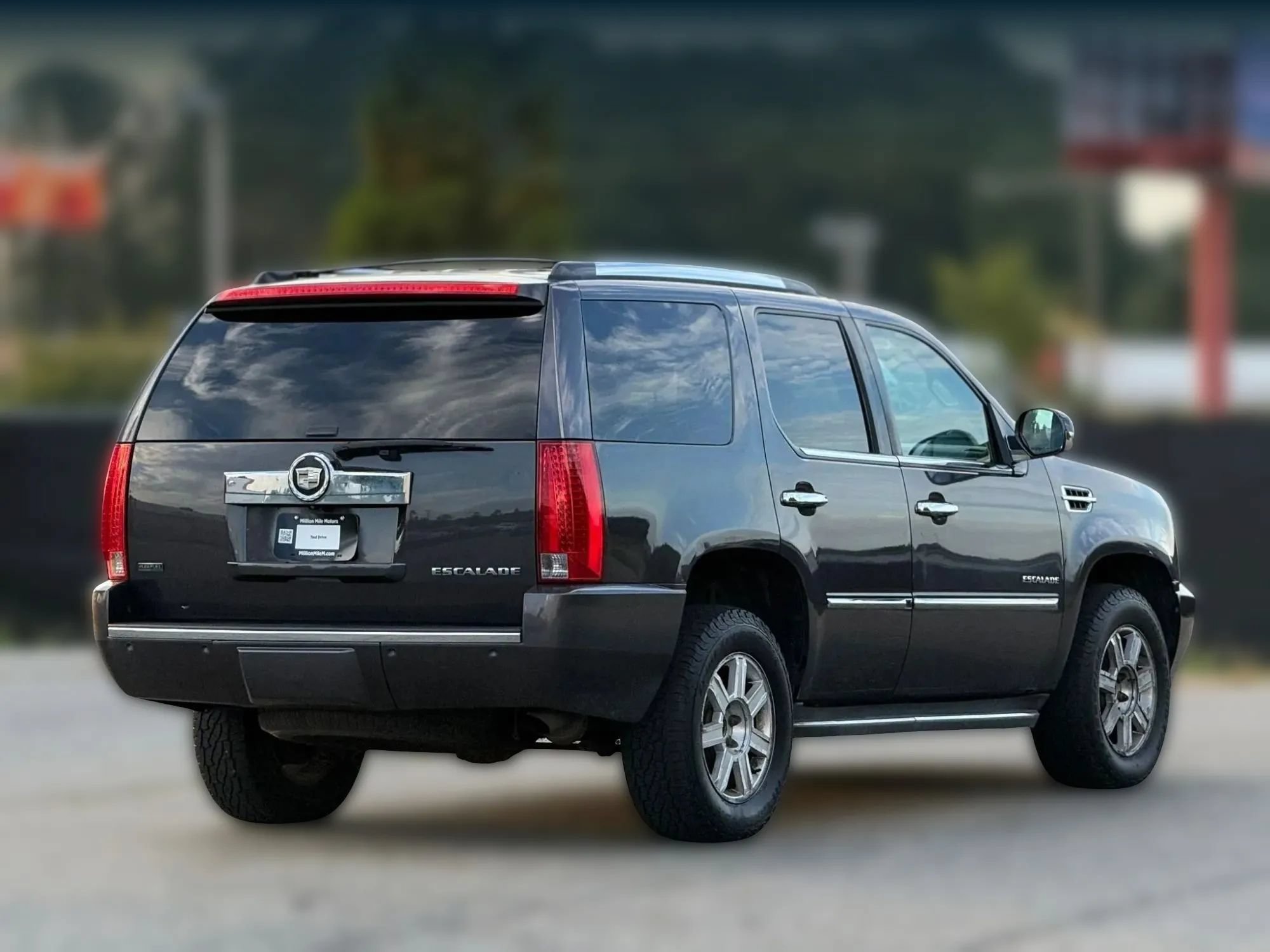 Used 2010 Cadillac Escalade AWD image 9