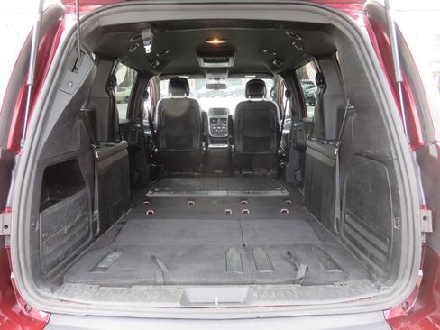 Used 2018 Dodge Grand Caravan SXT w/ Blacktop Package image 29