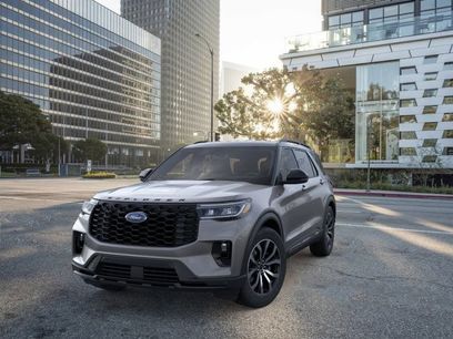 New 2025 Ford Explorer ST-Line w/ Premium Package