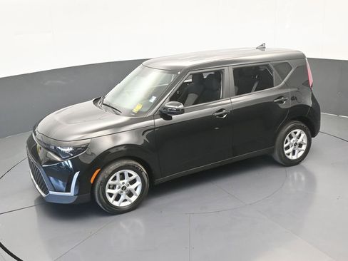 Used 2023 Kia Soul LX w/ Option Group 015 image 40