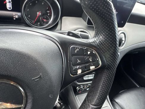 Used 2019 Mercedes-Benz CLA 250 image 26