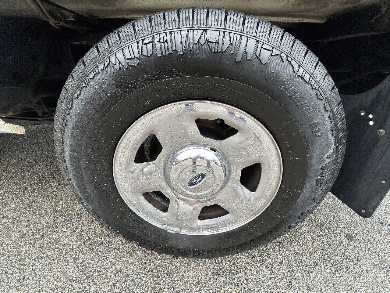 Used 2005 Ford F150 XLT AWD/4WD image 38