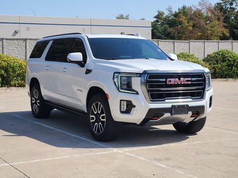 Used 2024 GMC Yukon XL AT4 AWD/4WD image 3