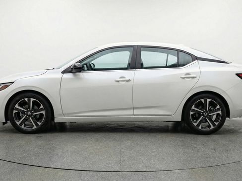 Used 2025 Nissan Sentra SV FWD image 5