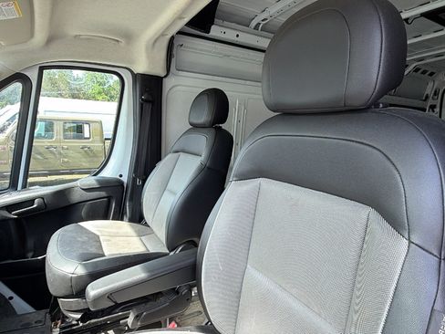 Used 2024 RAM ProMaster 2500 w/ Convenience Group FWD image 18