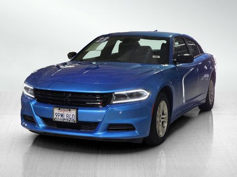 Used 2023 Dodge Charger SXT image 3