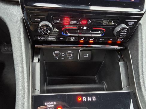 Used 2024 Jeep Grand Cherokee Limited image 24