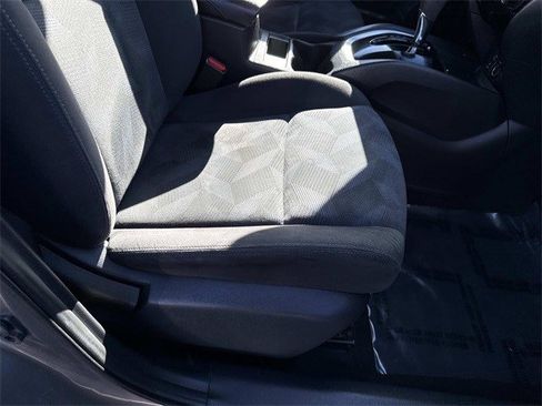 Used 2015 Nissan Rogue SV image 10