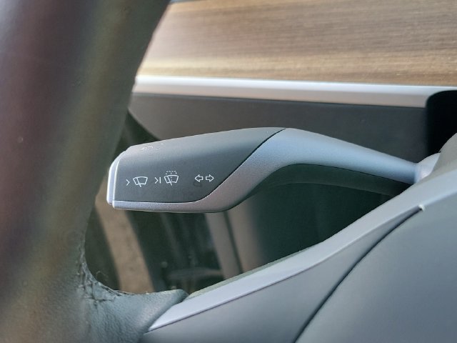 Used 2024 Tesla Model Y Long Range AWD/4WD image 12