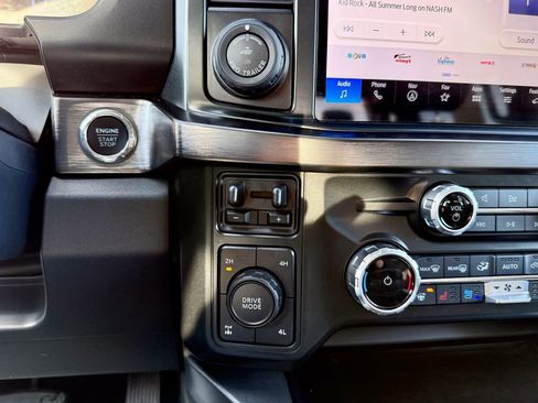 Certified 2023 Ford F350 Lariat w/ Lariat Ultimate Package image 33