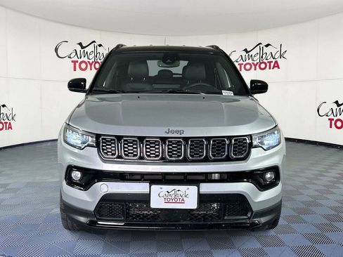 Used 2025 Jeep Compass Limited image 3