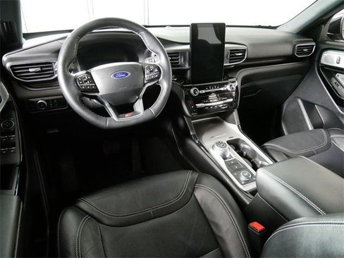 Certified 2023 Ford Explorer ST w/ Technology Package image 4