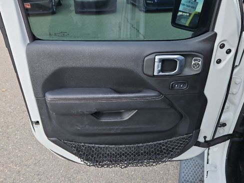 Used 2022 Jeep Wrangler Unlimited Sahara w/ Cold Weather Group image 10