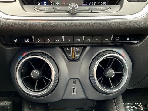 Used 2021 Chevrolet Blazer LT FWD image 16
