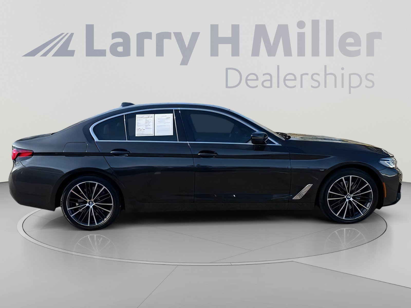 Used 2023 BMW 540i w/ Premium Package RWD image 6