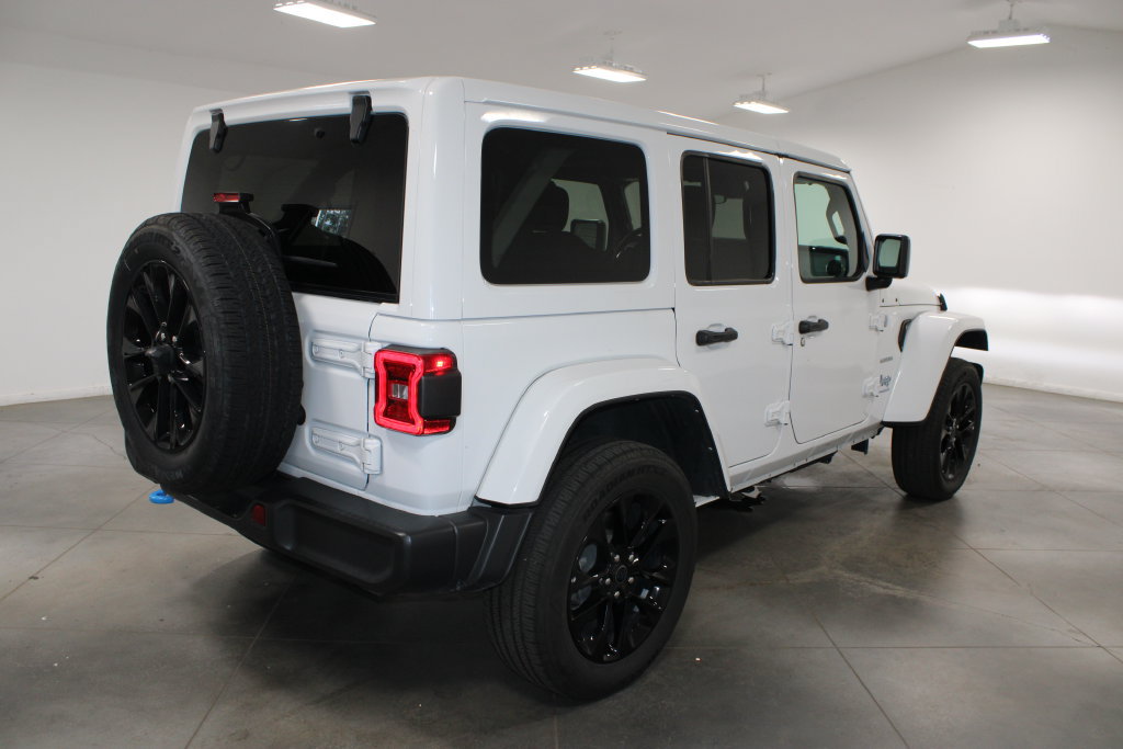 Used 2024 Jeep Wrangler Unlimited Sahara AWD/4WD image 9