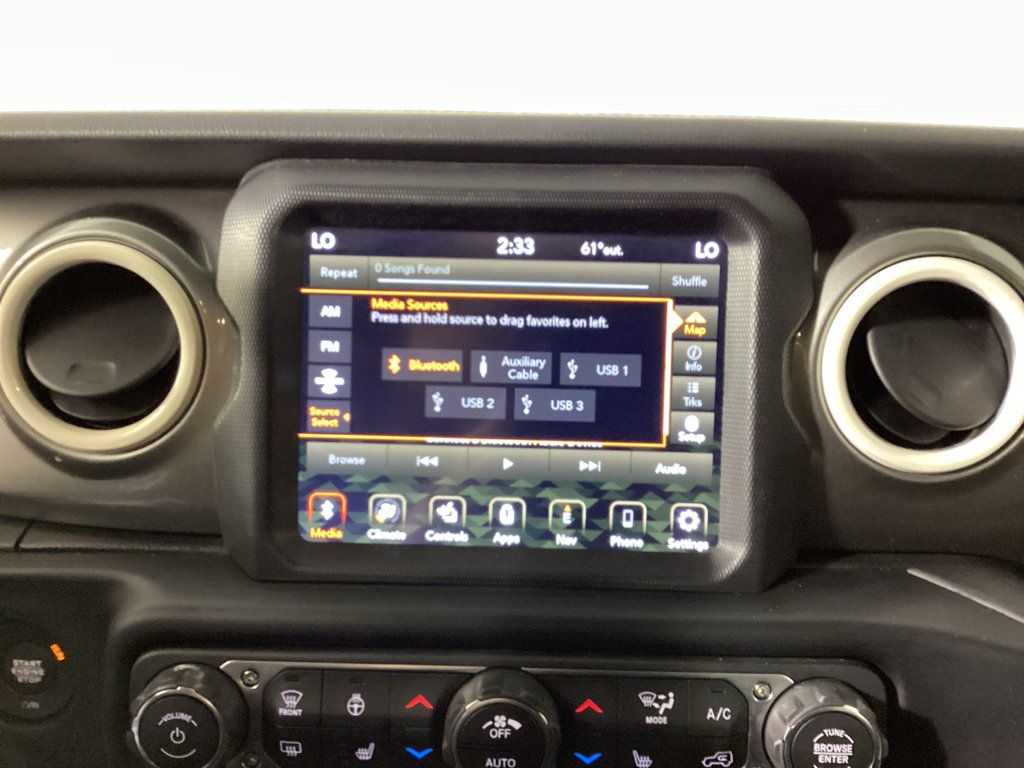 Used 2020 Jeep Wrangler Unlimited Sahara AWD/4WD image 29
