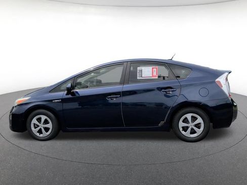 Used 2013 Toyota Prius Four FWD image 2