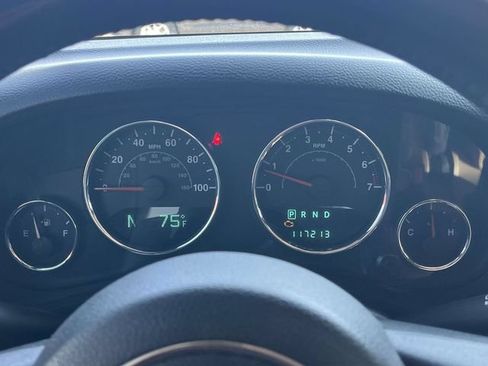 Used 2013 Jeep Wrangler Unlimited Rubicon w/ Connectivity Group AWD/4WD image 30