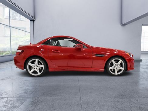 Used 2014 Mercedes-Benz SLK 250 image 6