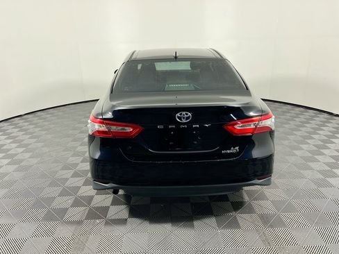 Used 2019 Toyota Camry LE image 4