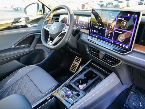 New 2026 Volkswagen Tiguan SEL R-Line image 40