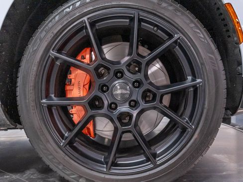 Used 2021 Aston Martin DBX AWD/4WD image 39