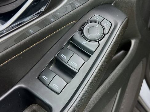 Used 2020 Chevrolet Traverse LS image 18