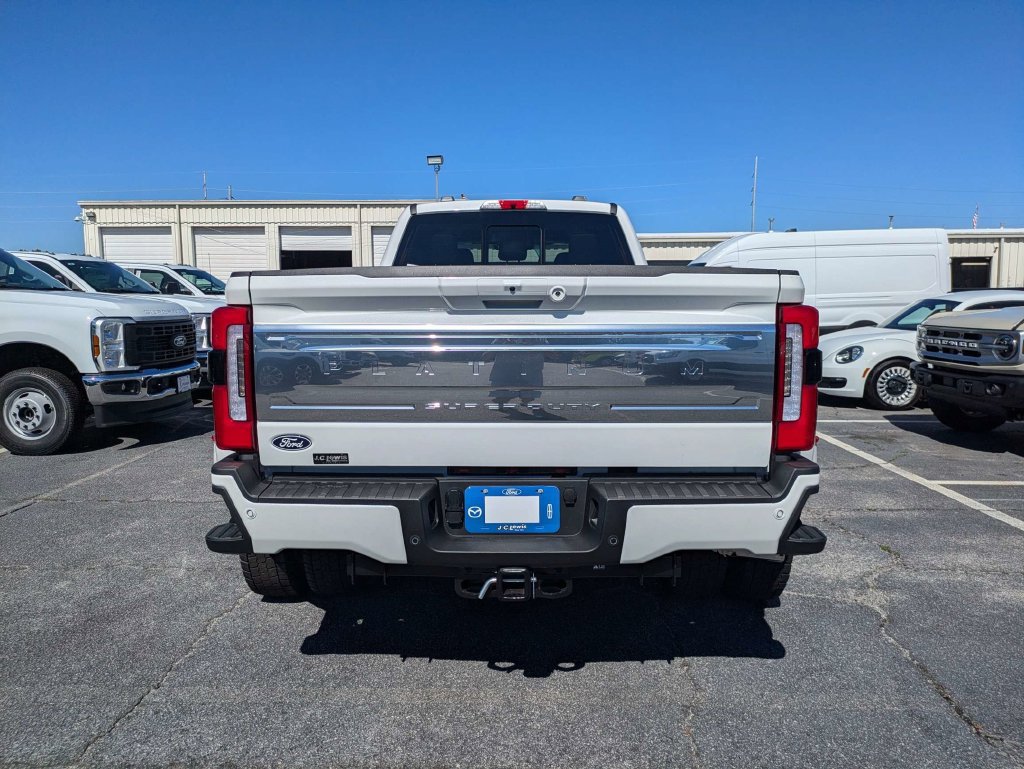 New 2027 Ford F450 Platinum w/ Platinum Plus Package AWD/4WD image 5