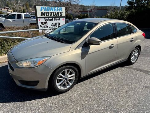 Used 2016 Ford Focus SE FWD image 7