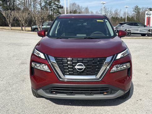 Used 2023 Nissan Rogue SV image 2