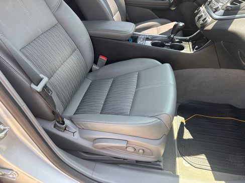 Used 2018 Chevrolet Impala LT w/ LT Convenience Package FWD image 7