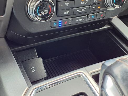 Used 2020 Ford F150 Platinum w/ Equipment Group 701A Luxury AWD/4WD image 16